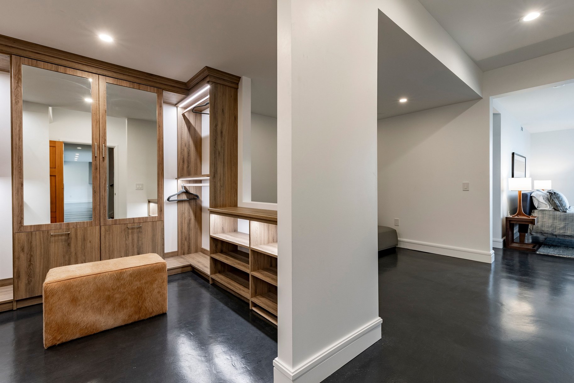  Stunning Contemporary Home with Commanding Views - 物件實景