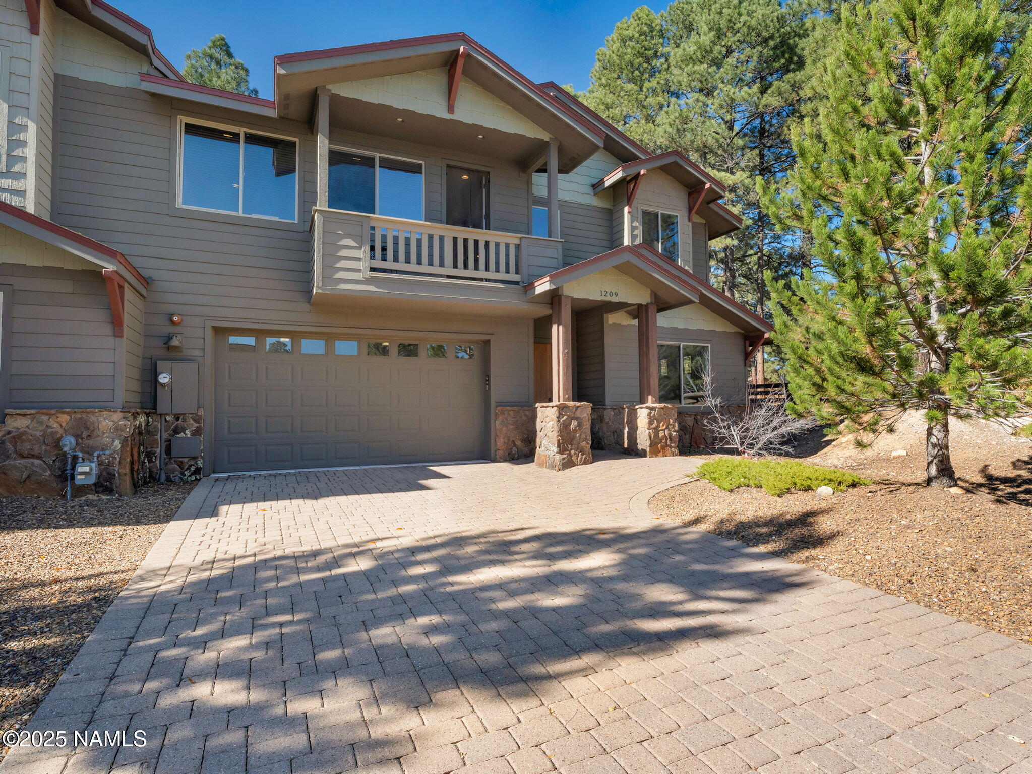 Flagstaff, Arizona, 86001, United States, 3 Bedrooms Bedrooms, ,3 BathroomsBathrooms,Residential,For Sale,1989174