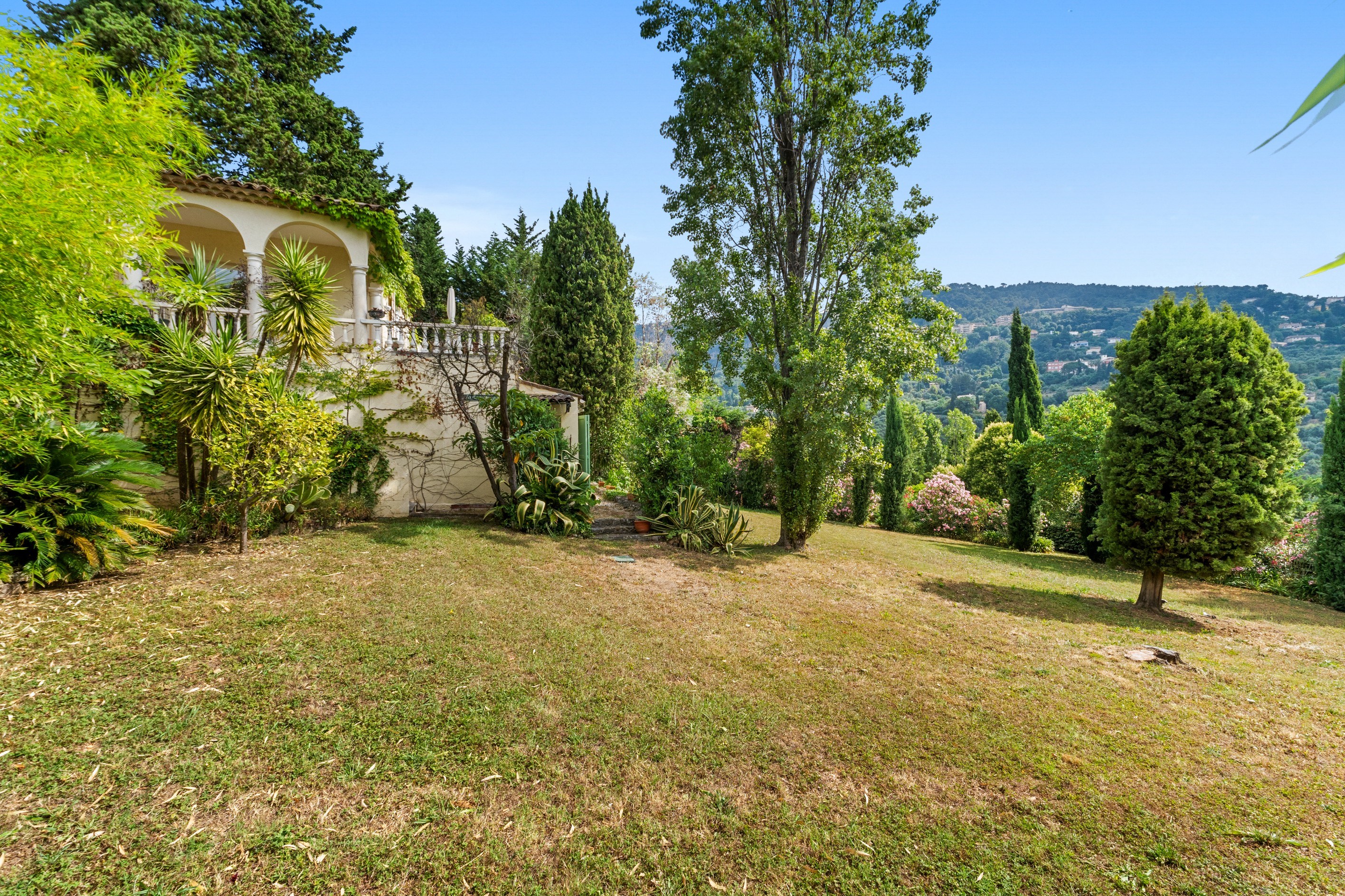  Florentine-style villa with guest house and pool in Grasse Saint-François - 物件實景