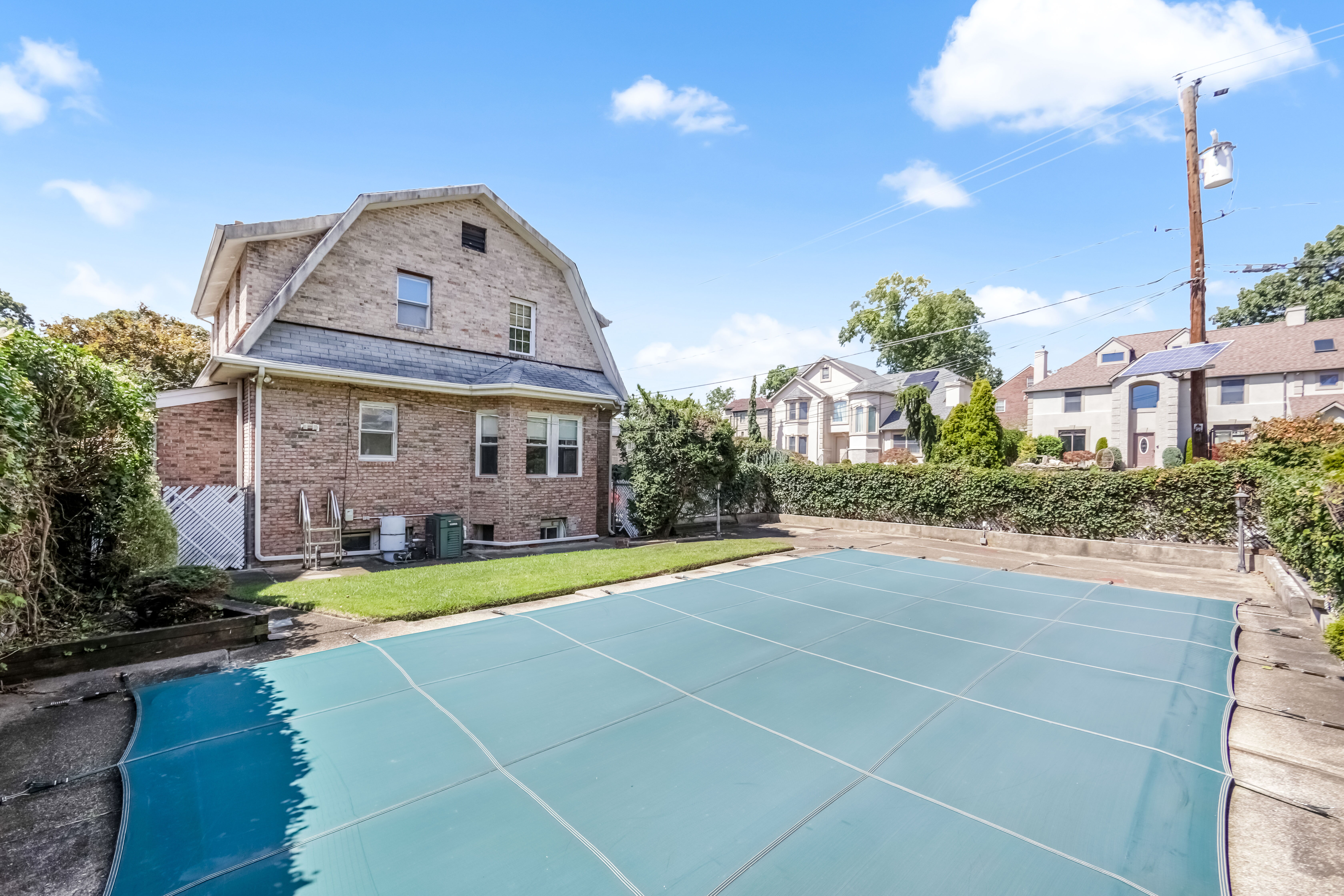 Cliffside Park, New Jersey, 07010, United States, 3 Bedrooms Bedrooms, ,3 BathroomsBathrooms,Residential,For Sale,1980135