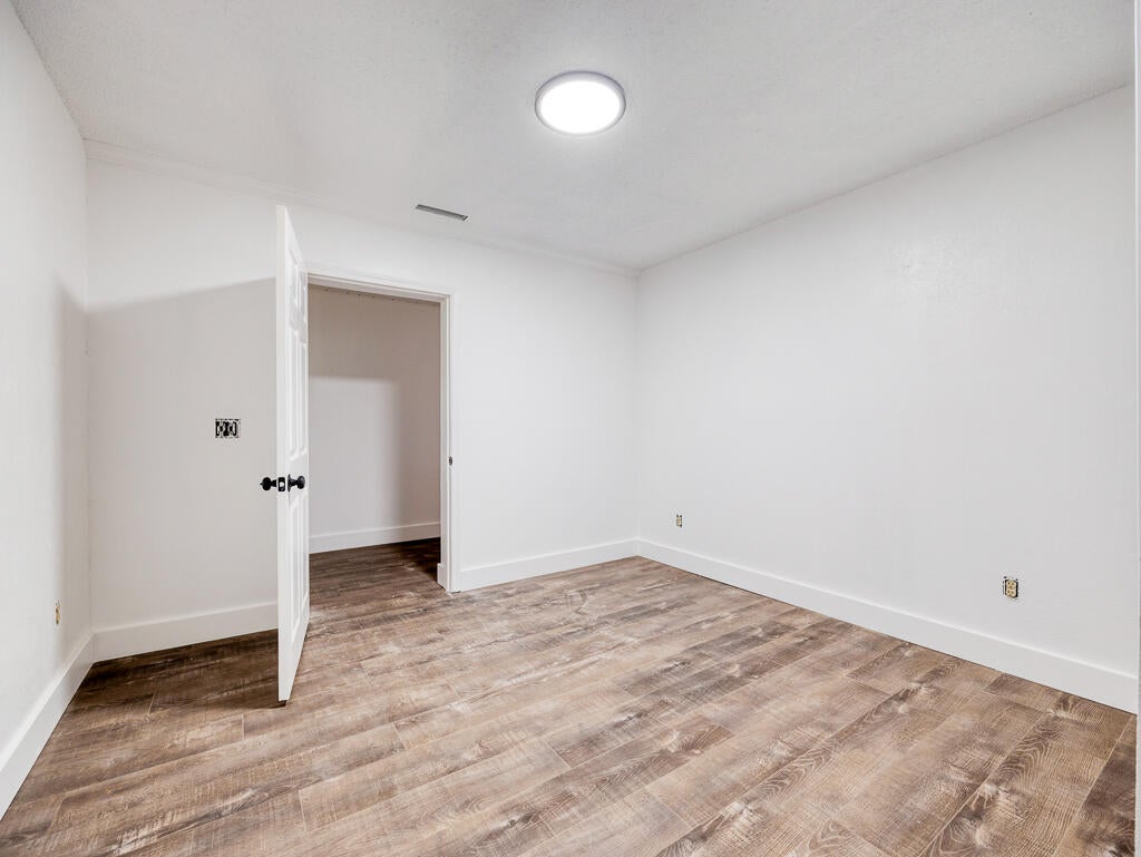 Klamath Falls, Oregon, 97601, United States, 3 Bedrooms Bedrooms, ,3 BathroomsBathrooms,Residential,For Sale,1859648