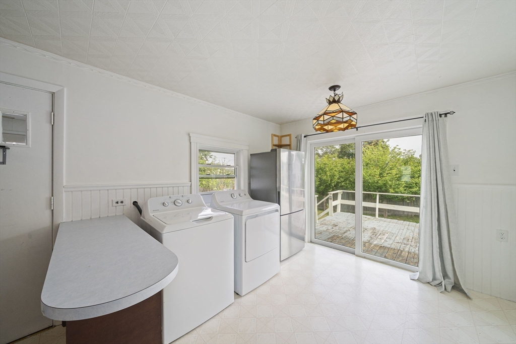 Quincy, Massachusetts, 02169, United States, 3 Bedrooms Bedrooms, ,2 BathroomsBathrooms,Residential,For Sale,1951174