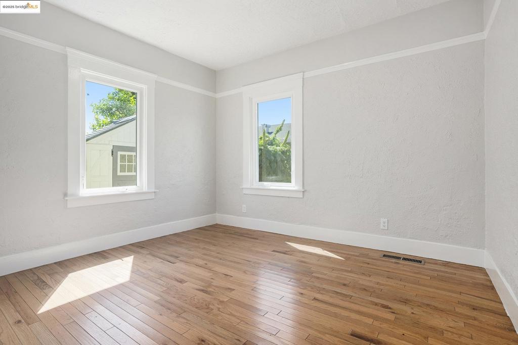 Berkeley, California, 94702, United States, 2 Bedrooms Bedrooms, ,1 BathroomBathrooms,Residential,For Sale,1921727