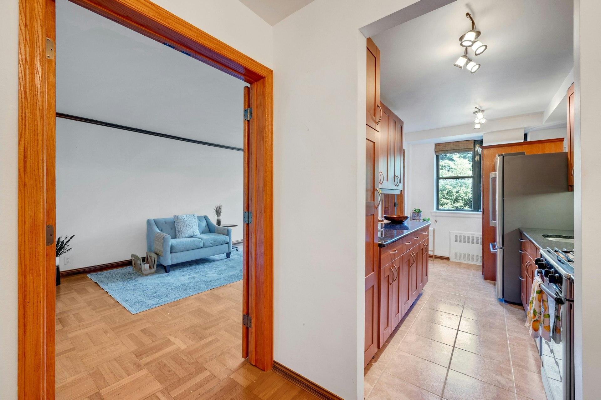 735 Kappock Street - 物件實景