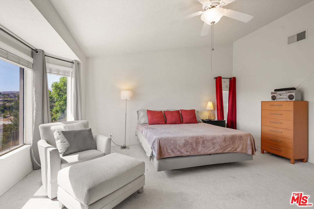 Porter Ranch, California, 91326, United States, 4 Bedrooms Bedrooms, ,3 BathroomsBathrooms,Residential,For Sale,1906036