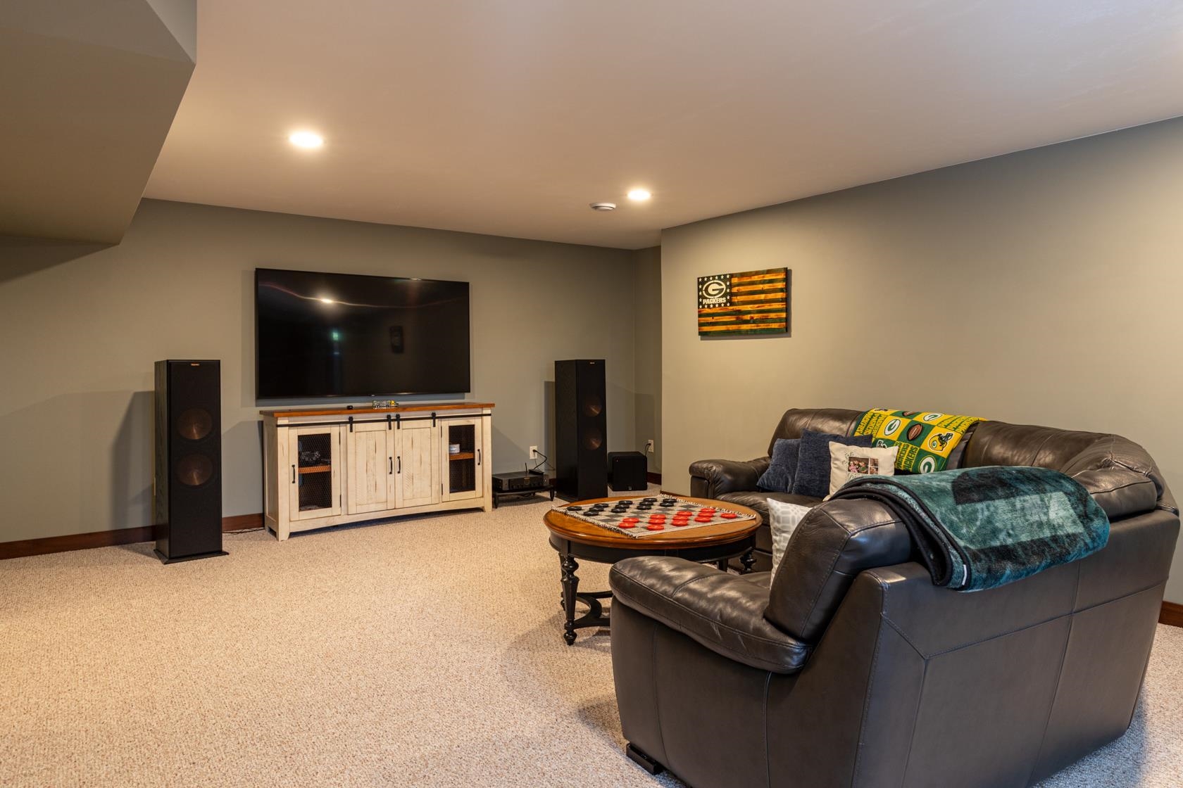 Appleton, Wisconsin, 54913, United States, 5 Bedrooms Bedrooms, ,4 BathroomsBathrooms,Residential,For Sale,1927956