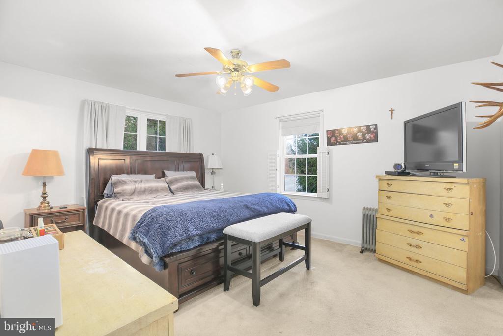 Fredericksburg, Virginia, 22405, United States, 4 Bedrooms Bedrooms, ,4 BathroomsBathrooms,Residential,For Sale,1993121