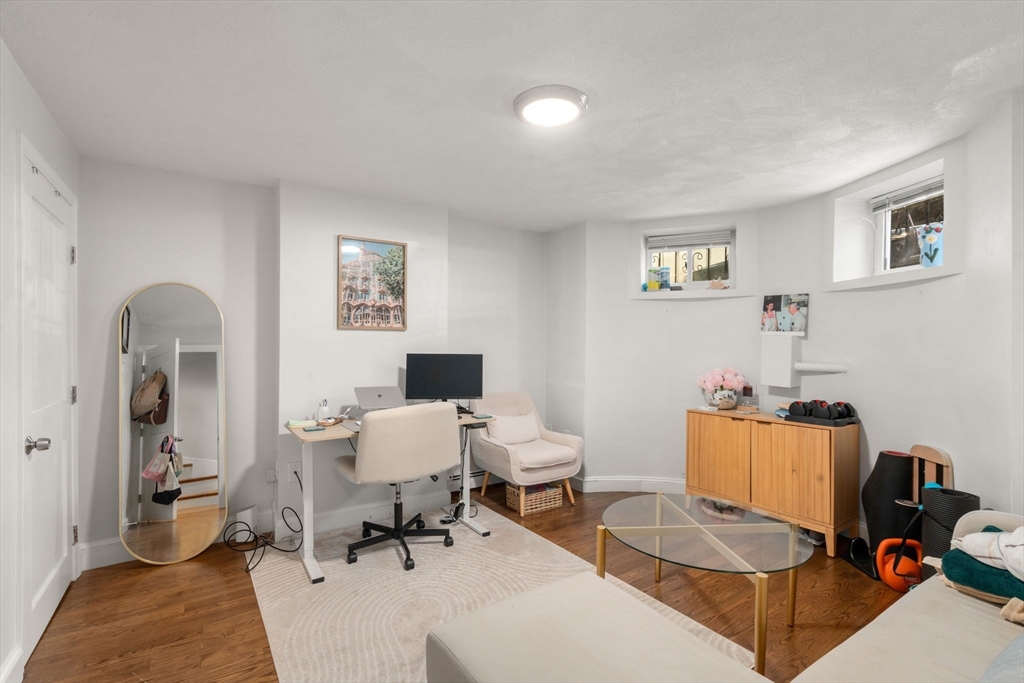 Boston, Massachusetts, 02127, United States, 2 Bedrooms Bedrooms, ,2 BathroomsBathrooms,Residential,For Sale,1939298