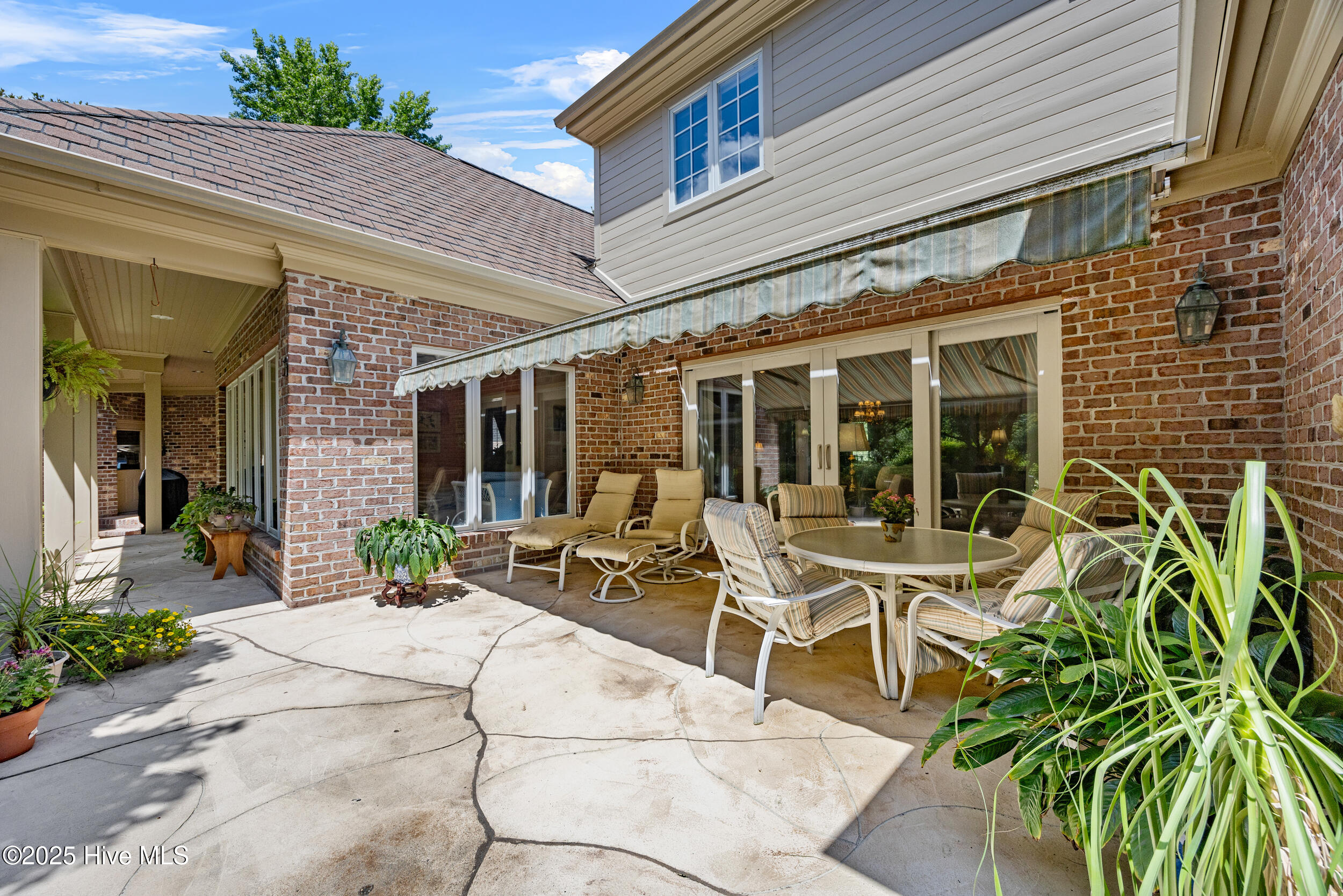 Wilmington, North Carolina, 28405, United States, 4 Bedrooms Bedrooms, ,4 BathroomsBathrooms,Residential,For Sale,1876476