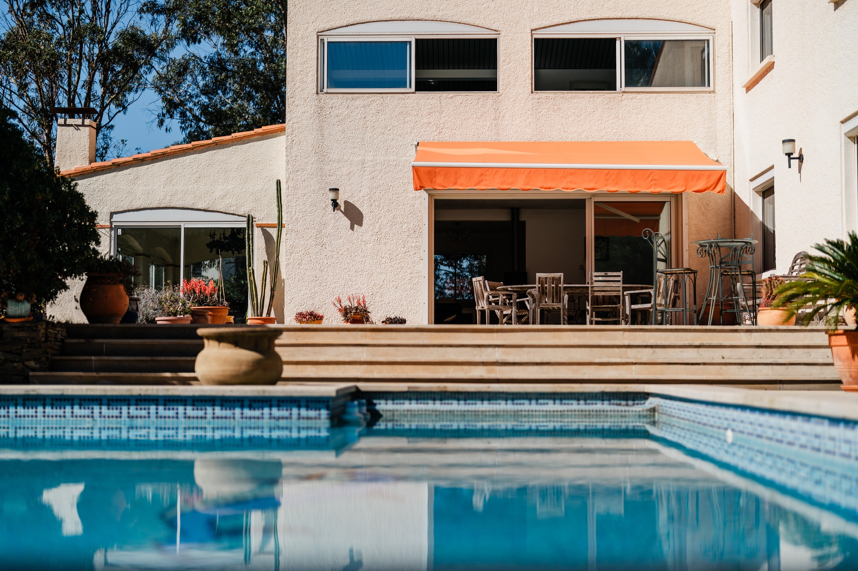  House with garden, swimming pool and garage in sought-after area - 物件實景