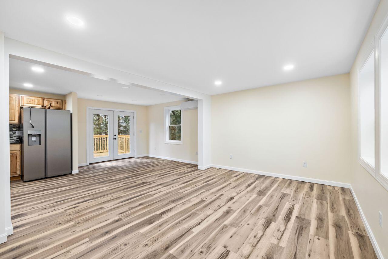 Casco, Maine, 04015, United States, 3 Bedrooms Bedrooms, ,5 BathroomsBathrooms,Residential,For Sale,2001972