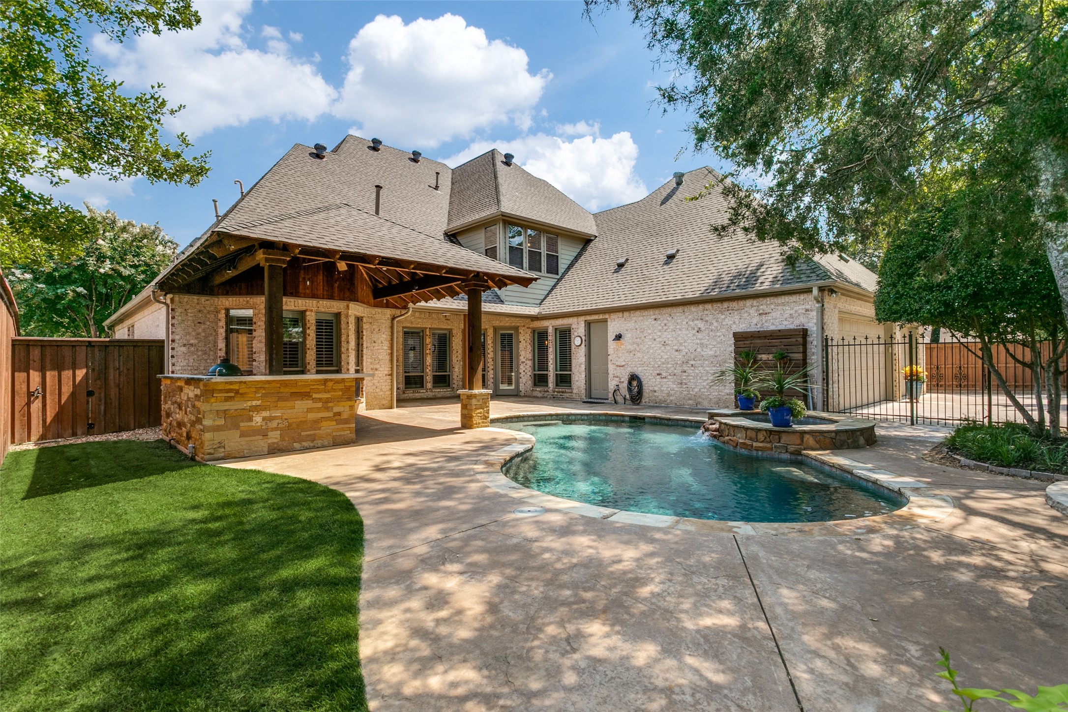 Grapevine, Texas, 76092, United States, 4 Bedrooms Bedrooms, ,3 BathroomsBathrooms,Residential,For Sale,1951115