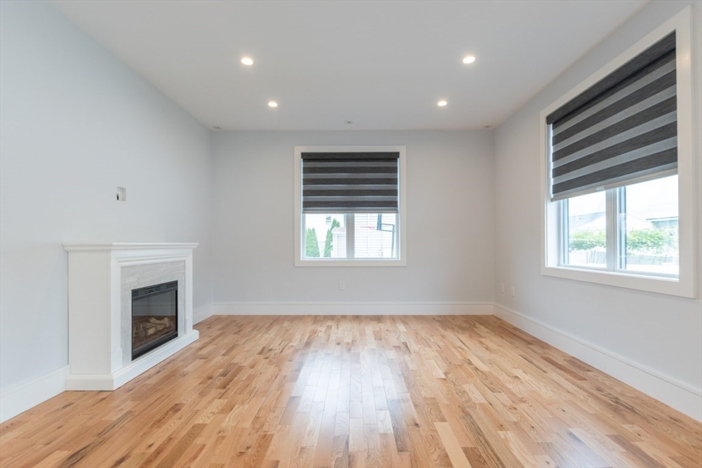 Revere, Massachusetts, 02151, United States, 3 Bedrooms Bedrooms, ,3 BathroomsBathrooms,Residential,For Sale,1928995