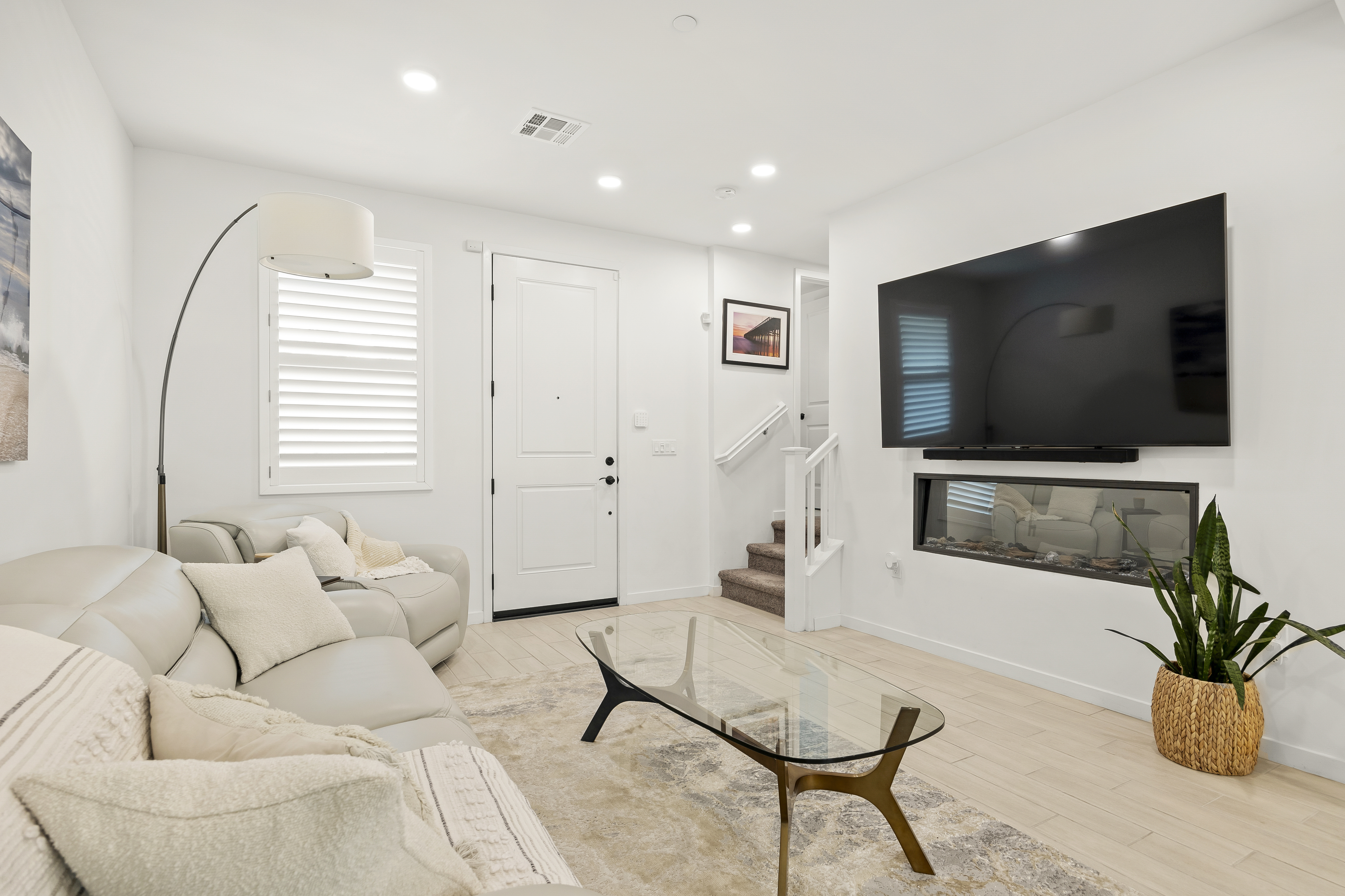  1536 East Thompson Boulevard, Ventura, CA 93001 - 物件實景