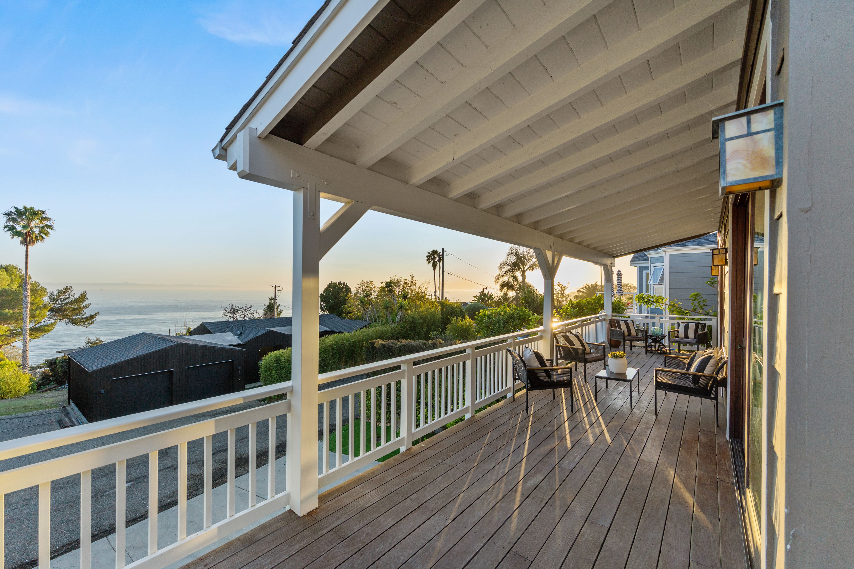  Elevated Coastal Living - 物件實景