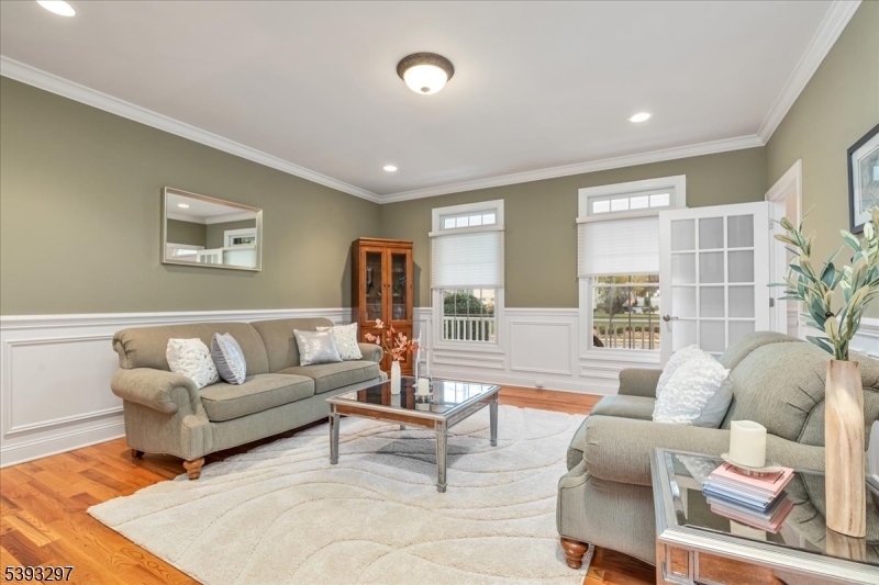 Edison Twp., New Jersey, 08820, United States, 5 Bedrooms Bedrooms, ,4 BathroomsBathrooms,Residential,For Sale,1989591