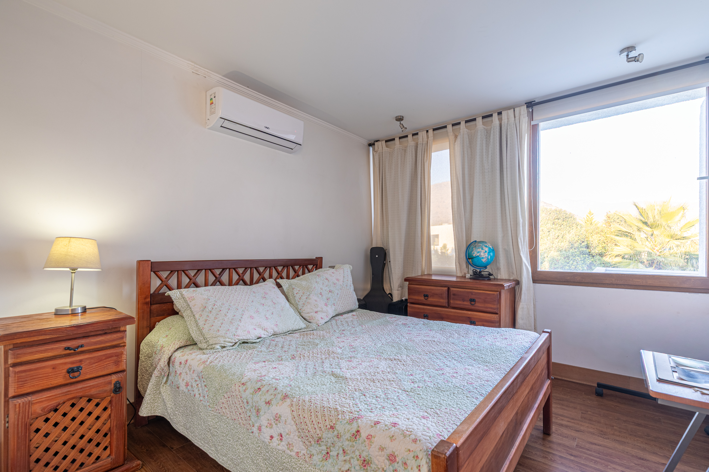  4-Bedroom Home in a Well-Established Gated Community - 物件實景
