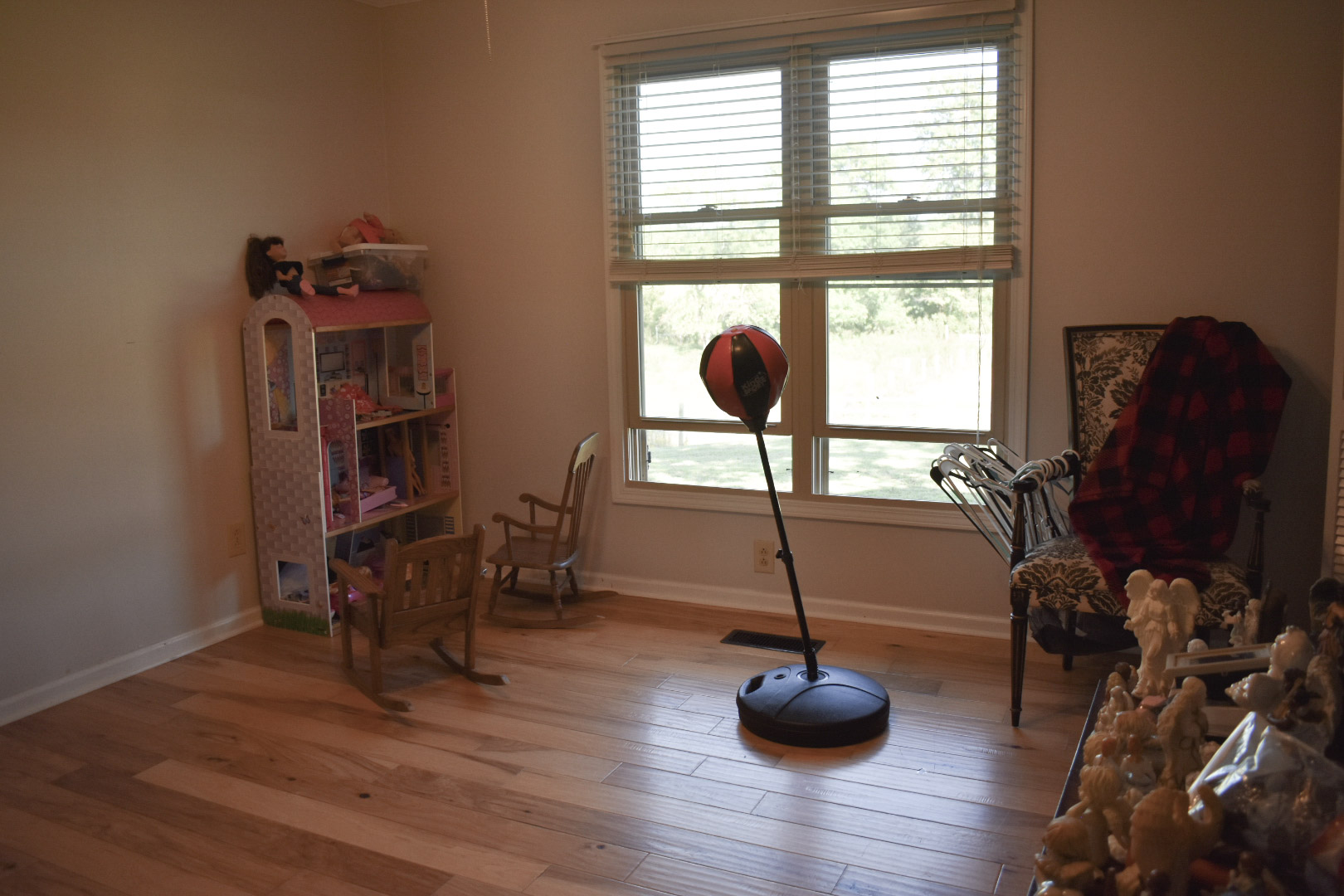 Troy, Tennessee, 38260, United States, 3 Bedrooms Bedrooms, ,2 BathroomsBathrooms,Residential,For Sale,1981685