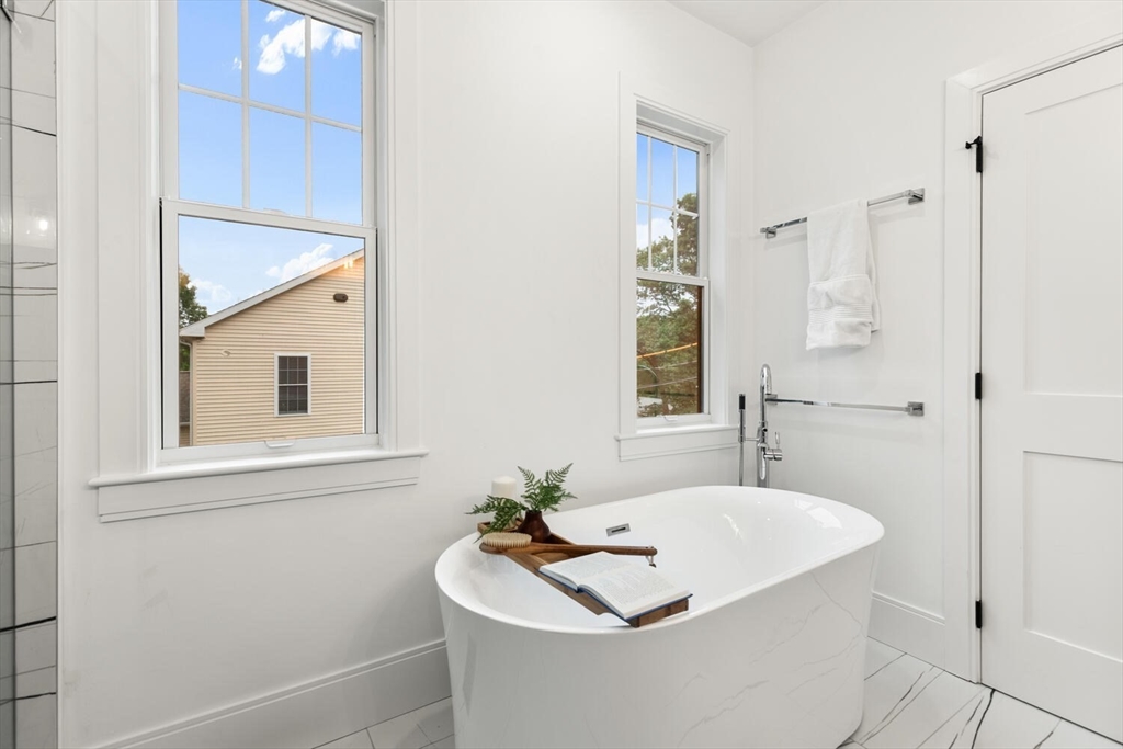 Winchester, Massachusetts, 01890, United States, 6 Bedrooms Bedrooms, ,5 BathroomsBathrooms,Residential,For Sale,1940960