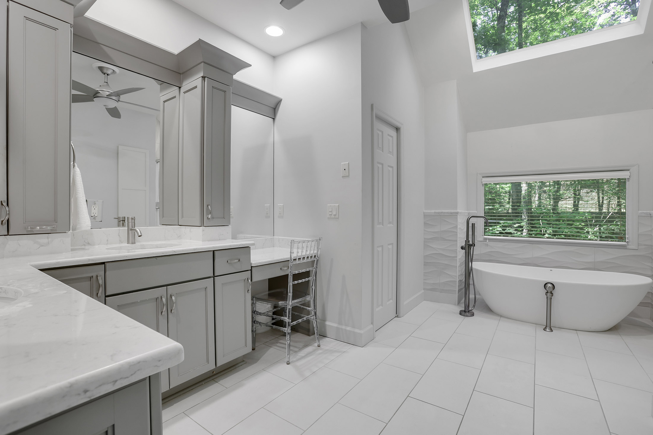  Glen Errol Gem with Daylight Basement and Expansion Potential - 物件實景