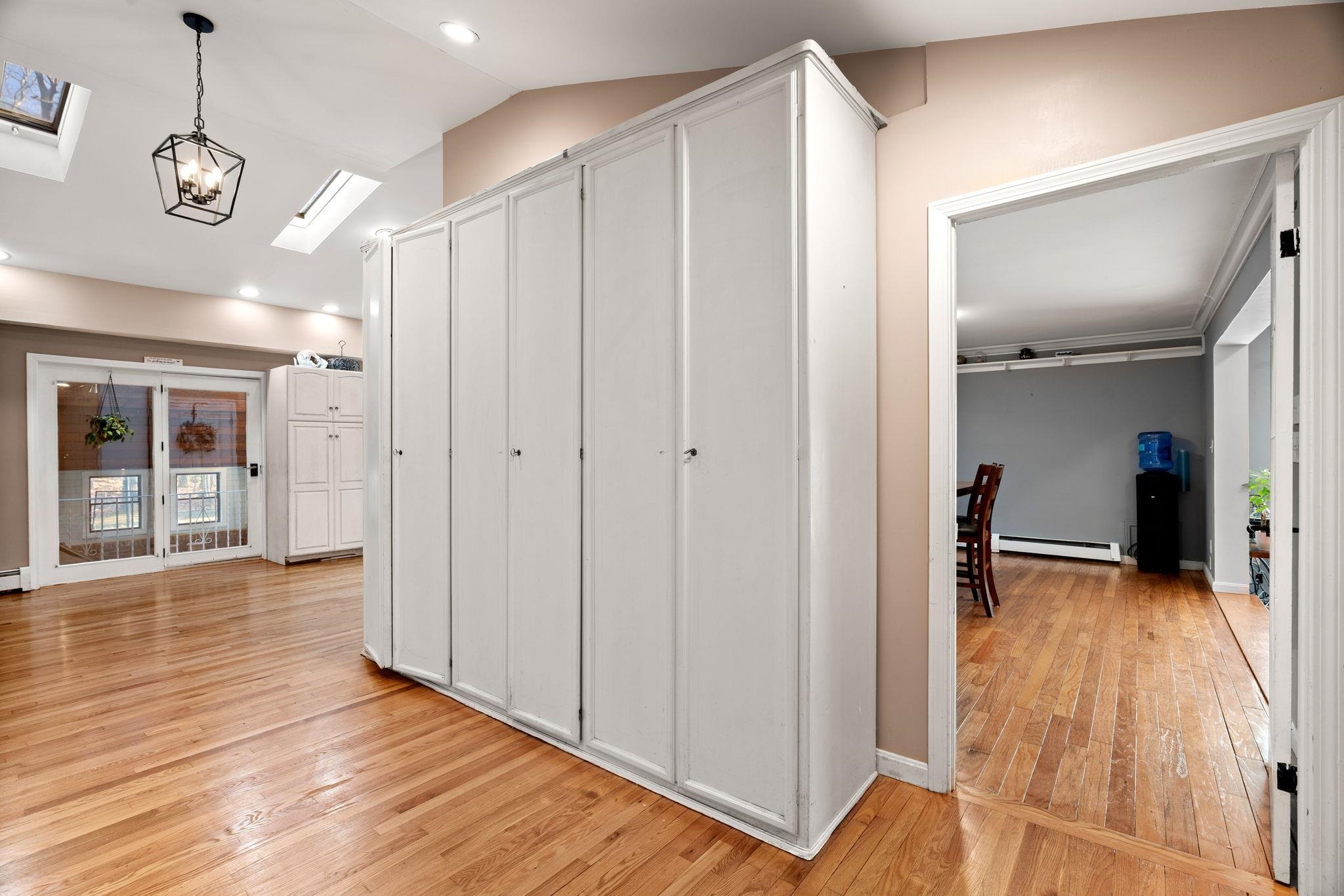 Plaistow, New Hampshire, 03865, United States, 4 Bedrooms Bedrooms, ,1 BathroomBathrooms,Residential,For Sale,2001863