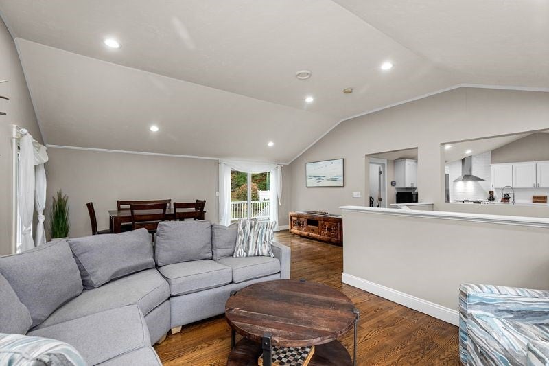 Plymouth, Massachusetts, 02360, United States, 3 Bedrooms Bedrooms, ,2 BathroomsBathrooms,Residential,For Sale,1982204