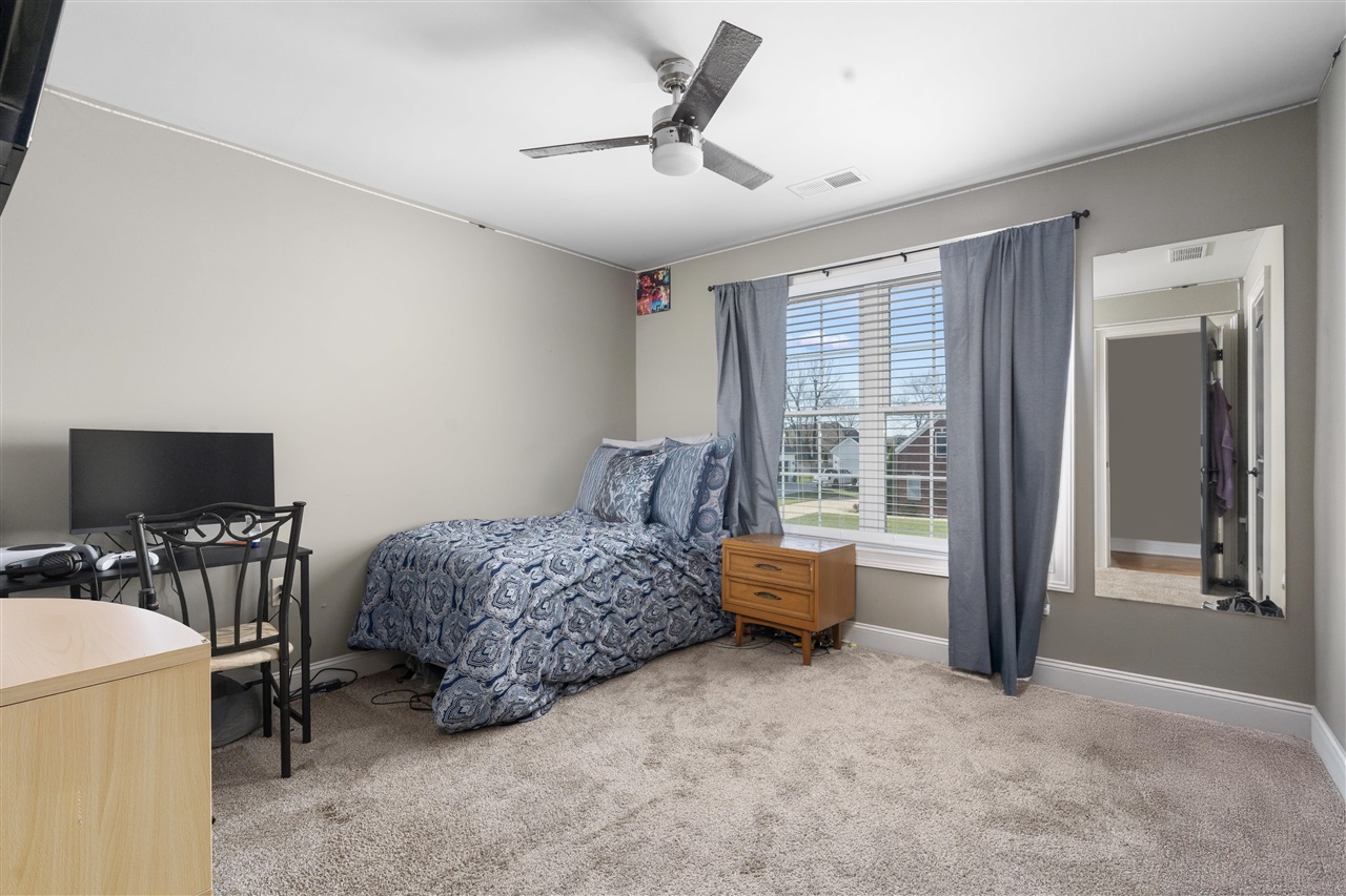 Alvaton, Kentucky, 42122, United States, 5 Bedrooms Bedrooms, ,4 BathroomsBathrooms,Residential,For Sale,1939177