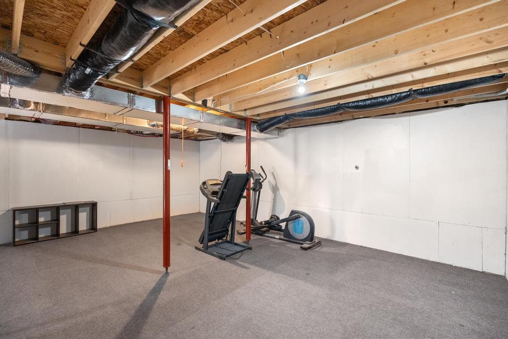 Charlevoix, Michigan, 49720, United States, 5 Bedrooms Bedrooms, ,3 BathroomsBathrooms,Residential,For Sale,1916924