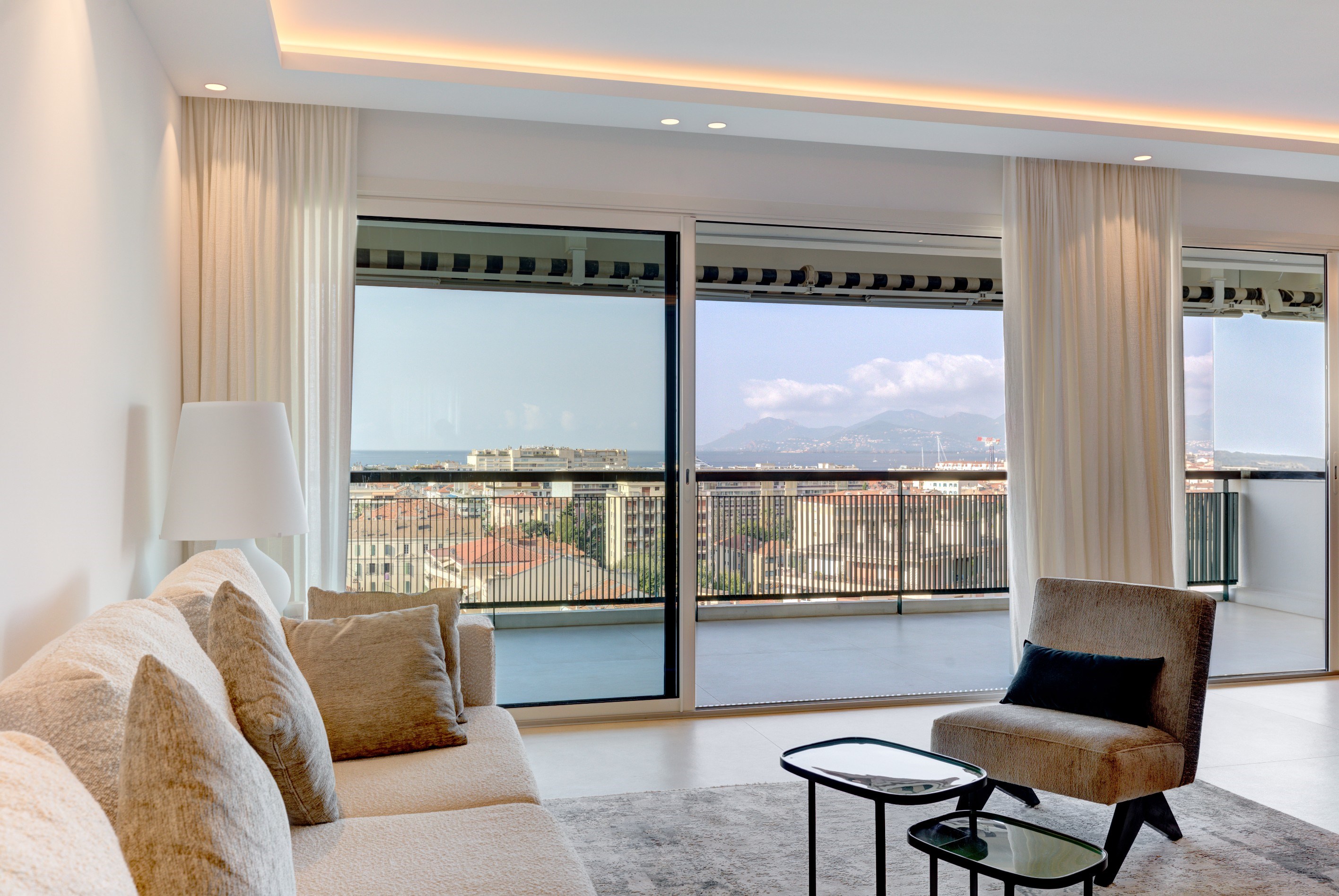  Sole agent: Renovated 3-room penthouse with sea view in Cannes Montfleury. - 物件實景