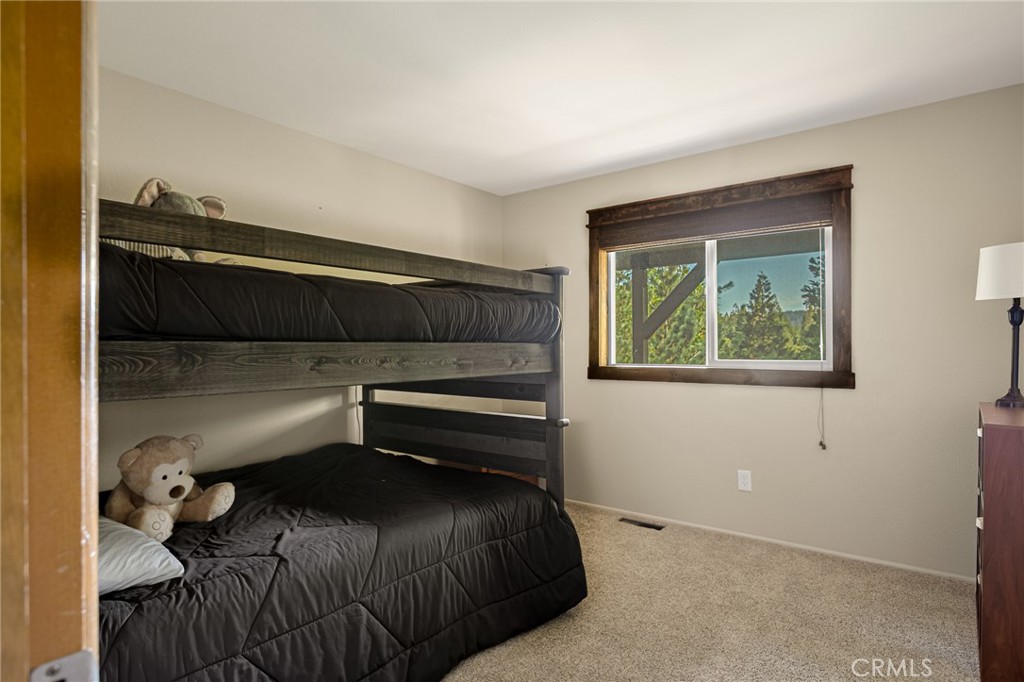 Lake Arrowhead, California, 92352, United States, 4 Bedrooms Bedrooms, ,4 BathroomsBathrooms,Residential,For Sale,1939836