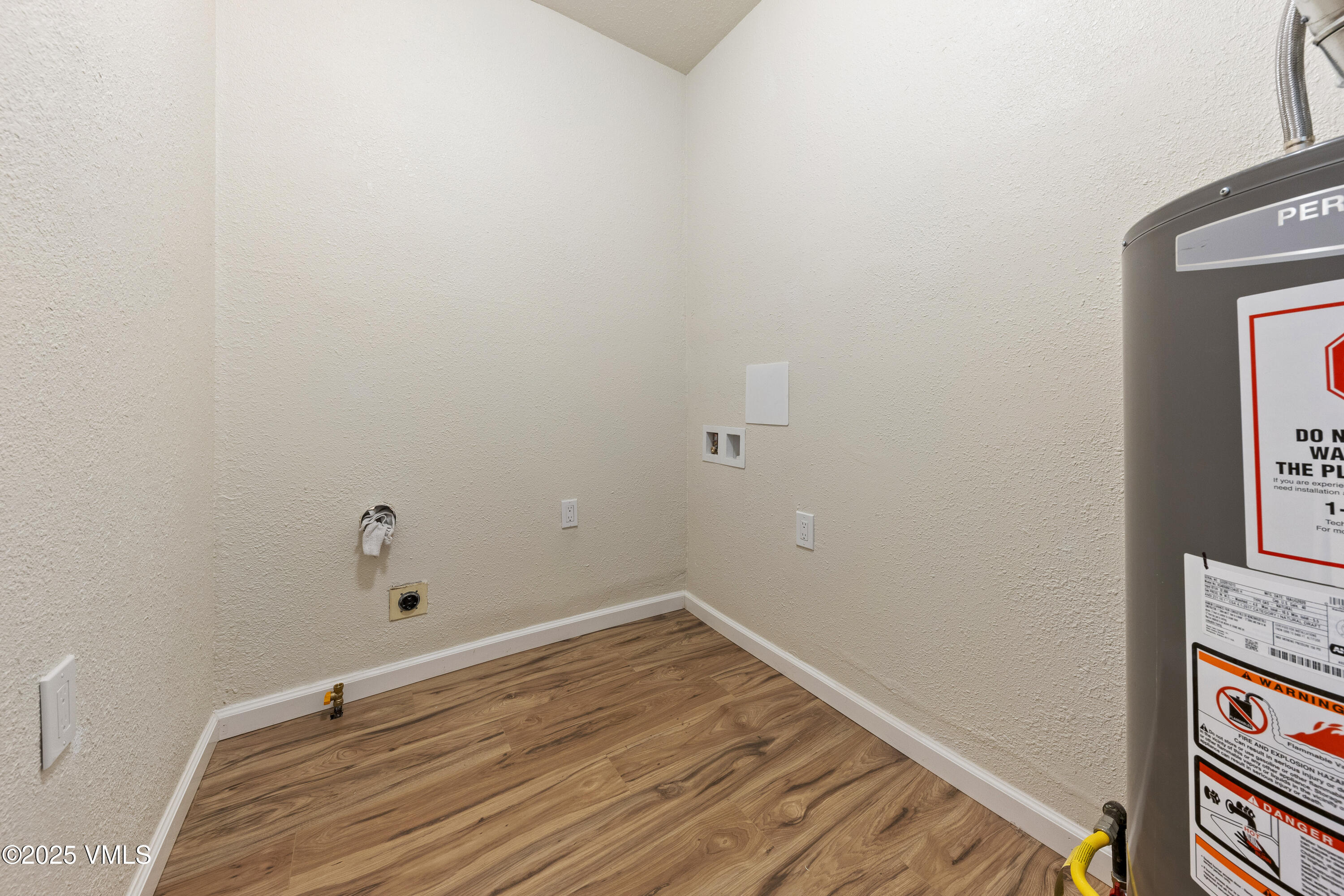Gypsum, Colorado, 81637, United States, 2 Bedrooms Bedrooms, ,1 BathroomBathrooms,Residential,For Sale,1849053