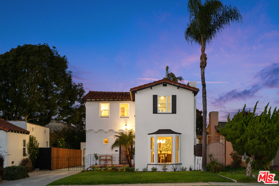 Inglewood, California, 90305, United States, 4 Bedrooms Bedrooms, ,3 BathroomsBathrooms,Residential,For Sale,2003148