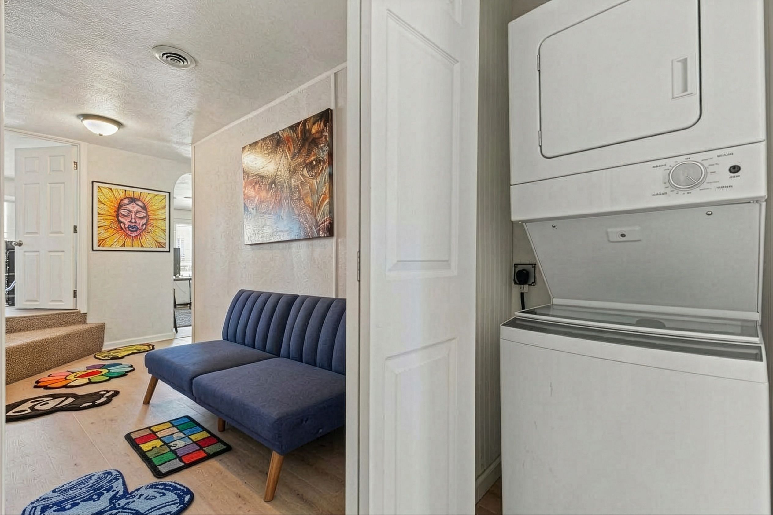  Prime Bay View Investment: Updated Duplex with 4-Car Garage Near Lake Michigan - 物件實景
