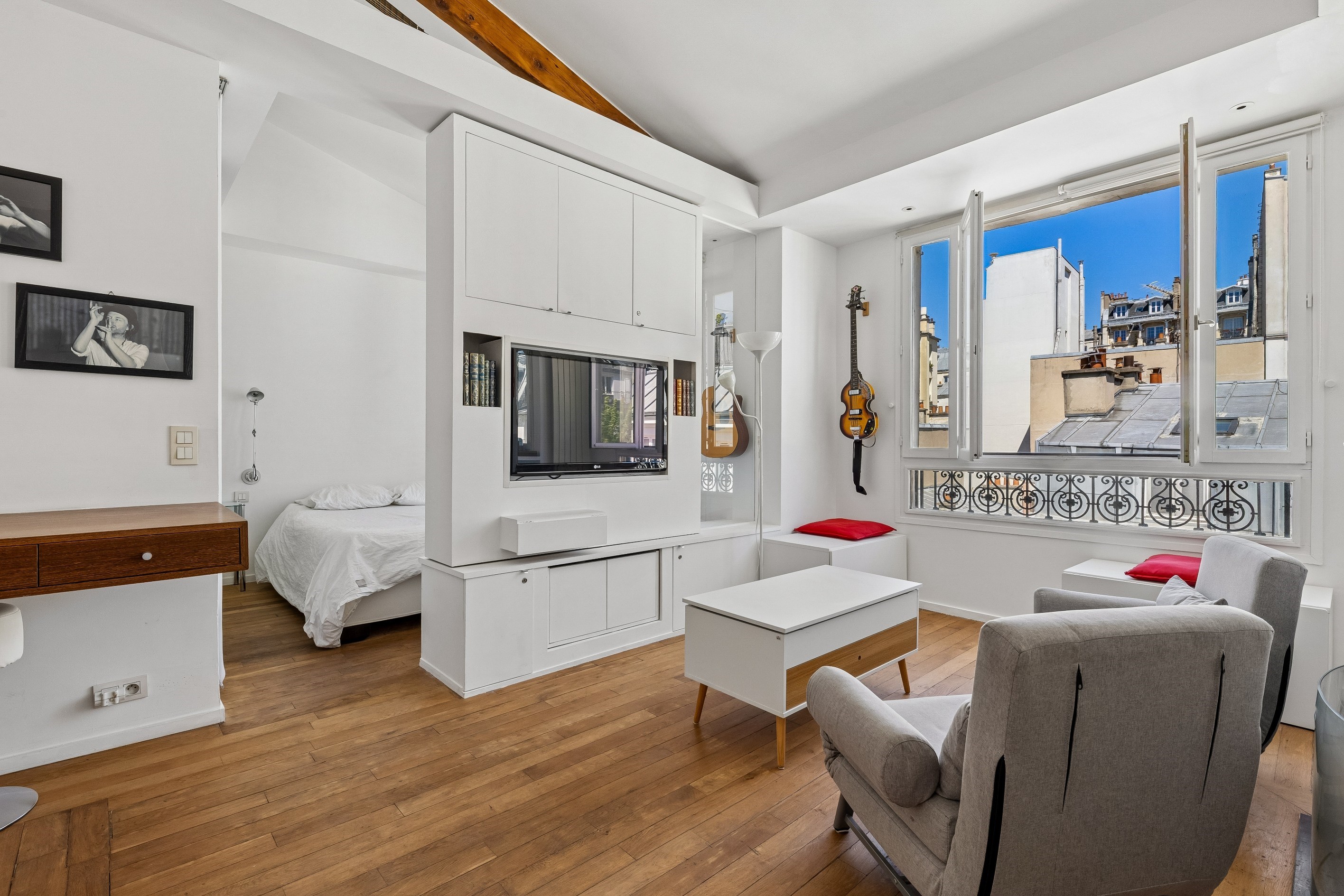  Paris XVIII — Bright top-floor apartment in the Abbesses area, with open views … - 物件實景