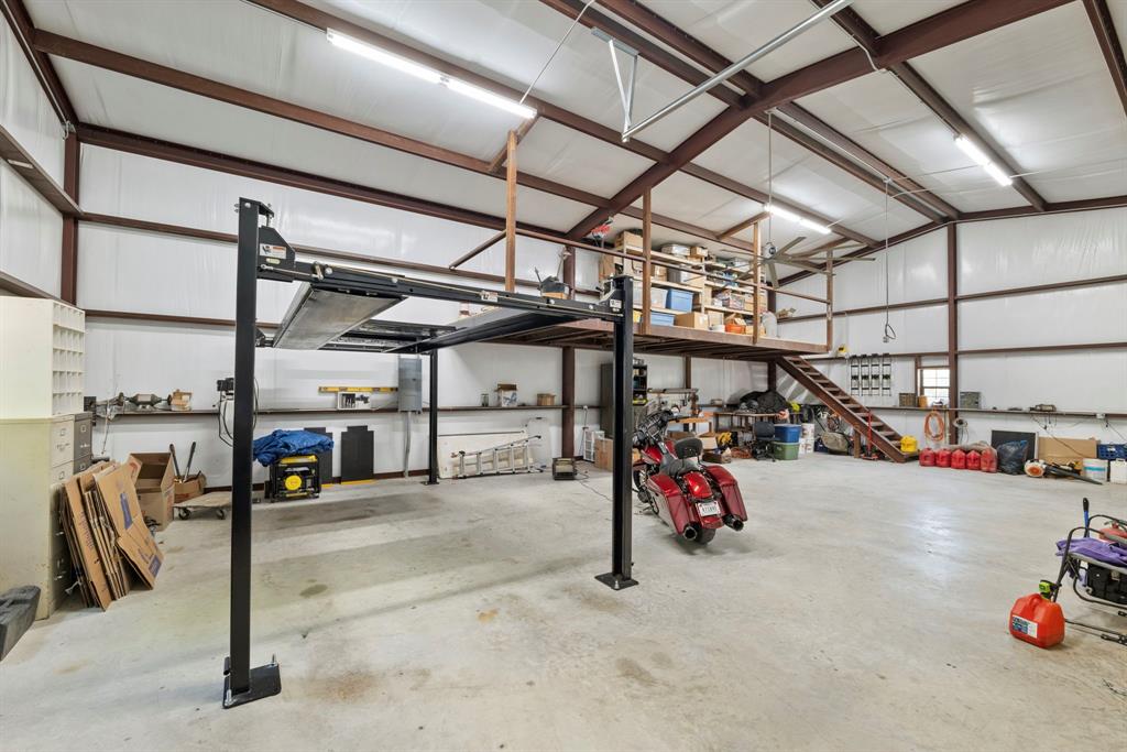 Weatherford, Texas, 76085, United States, 4 Bedrooms Bedrooms, ,4 BathroomsBathrooms,Residential,For Sale,1977773