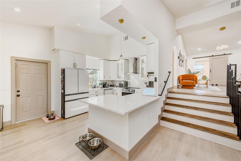 Largo, Florida, 33771, United States, 3 Bedrooms Bedrooms, ,2 BathroomsBathrooms,Residential,For Sale,1991349