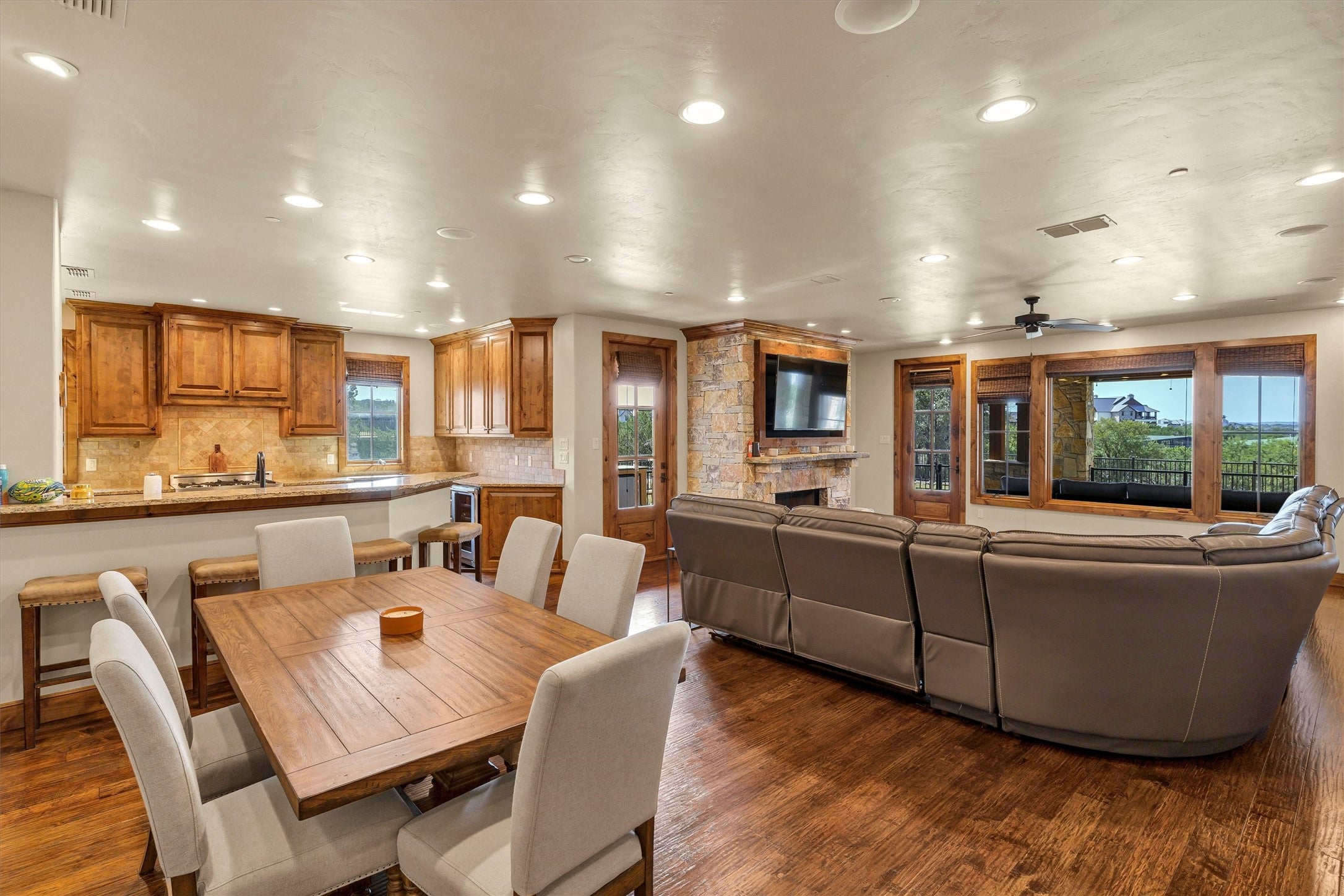 Graford, Texas, 76449, United States, 3 Bedrooms Bedrooms, ,4 BathroomsBathrooms,Residential,For Sale,1982485