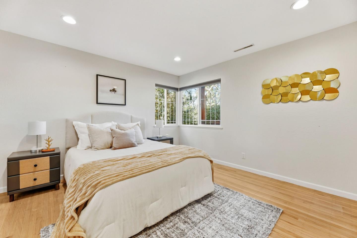 Oakland, California, 94610, United States, 4 Bedrooms Bedrooms, ,4 BathroomsBathrooms,Residential,For Sale,1987505