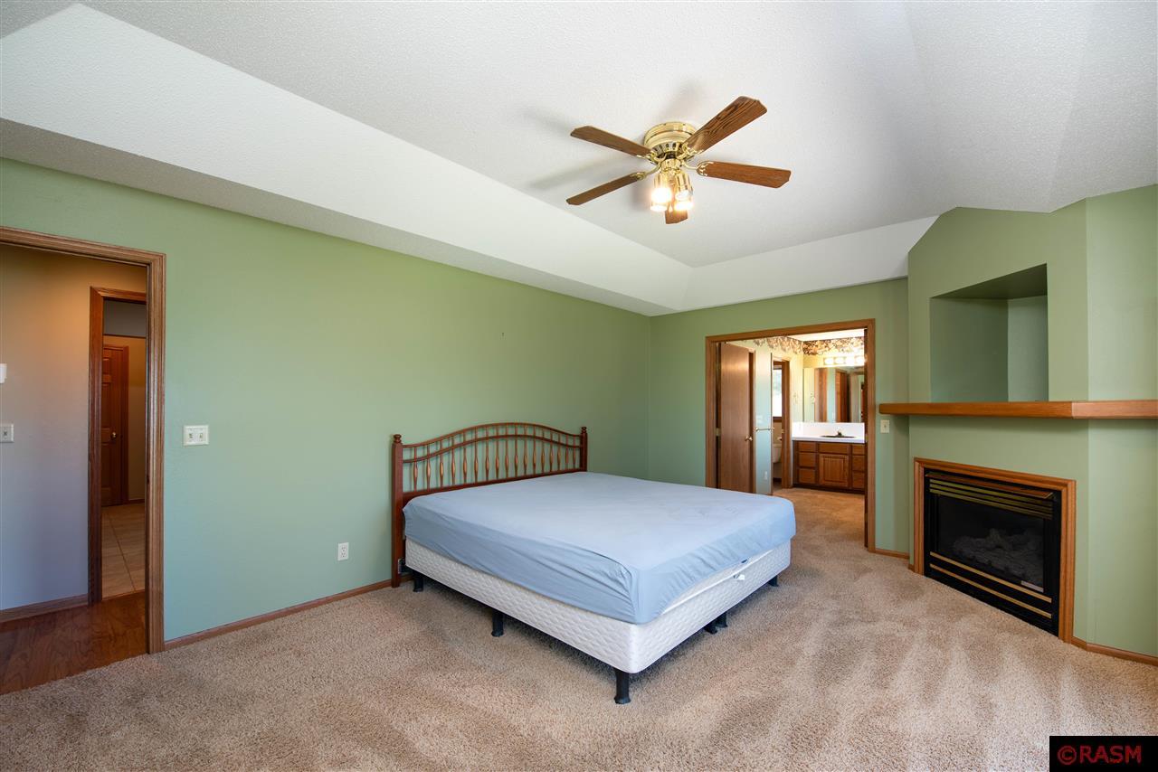 Lake Crystal, Minnesota, 56055, United States, 4 Bedrooms Bedrooms, ,3 BathroomsBathrooms,Residential,For Sale,1798331