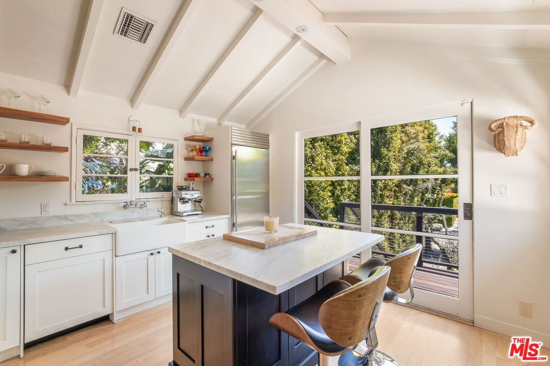 West Hollywood, California, 90048, United States, 3 Bedrooms Bedrooms, ,1 BathroomBathrooms,Residential,For Sale,1828298