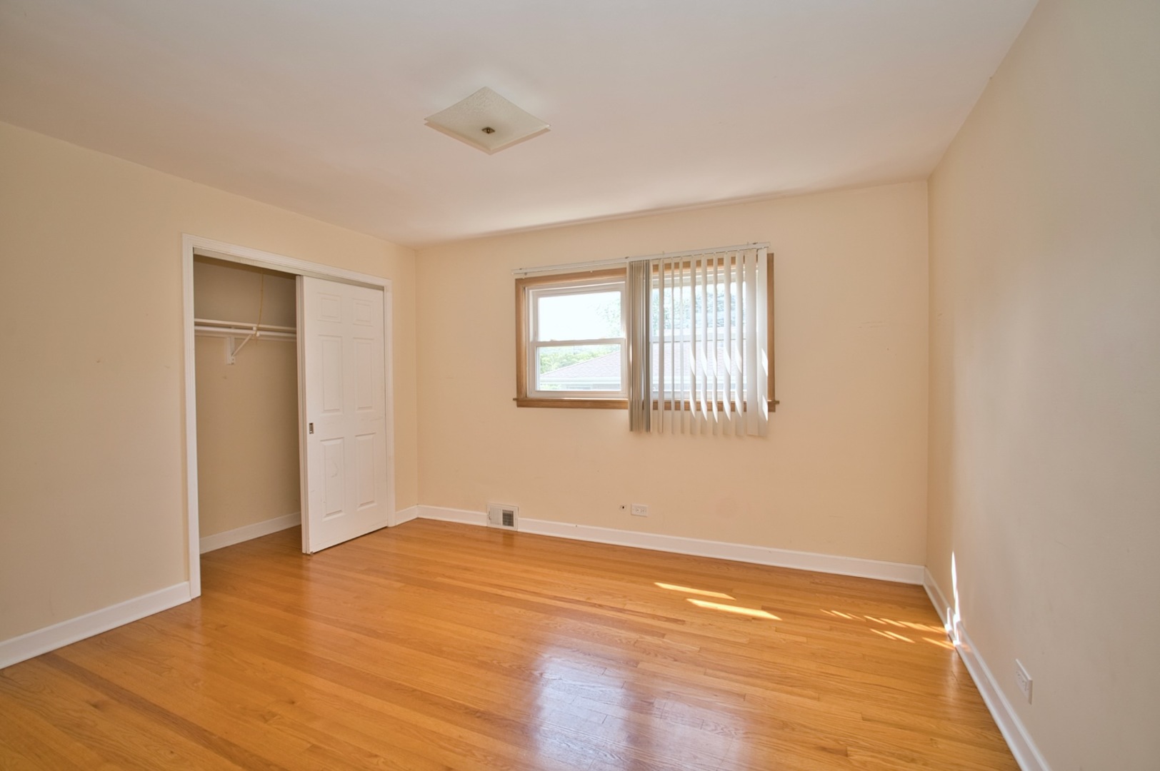 Lincolnwood, Illinois, 60712, United States, 8 Bedrooms Bedrooms, ,Residential,For Sale,1984264