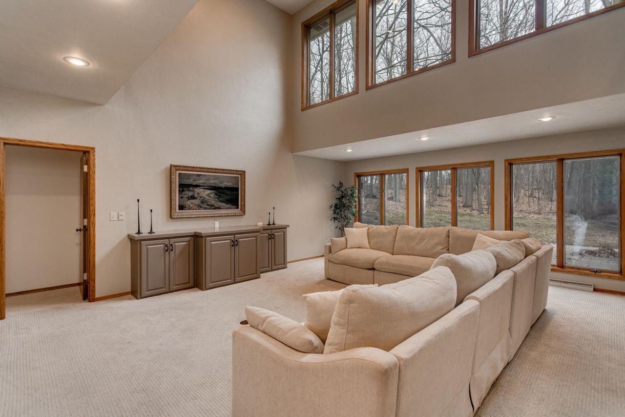 GREEN BAY, Wisconsin, 54313, United States, 5 Bedrooms Bedrooms, ,4 BathroomsBathrooms,Residential,For Sale,1768354