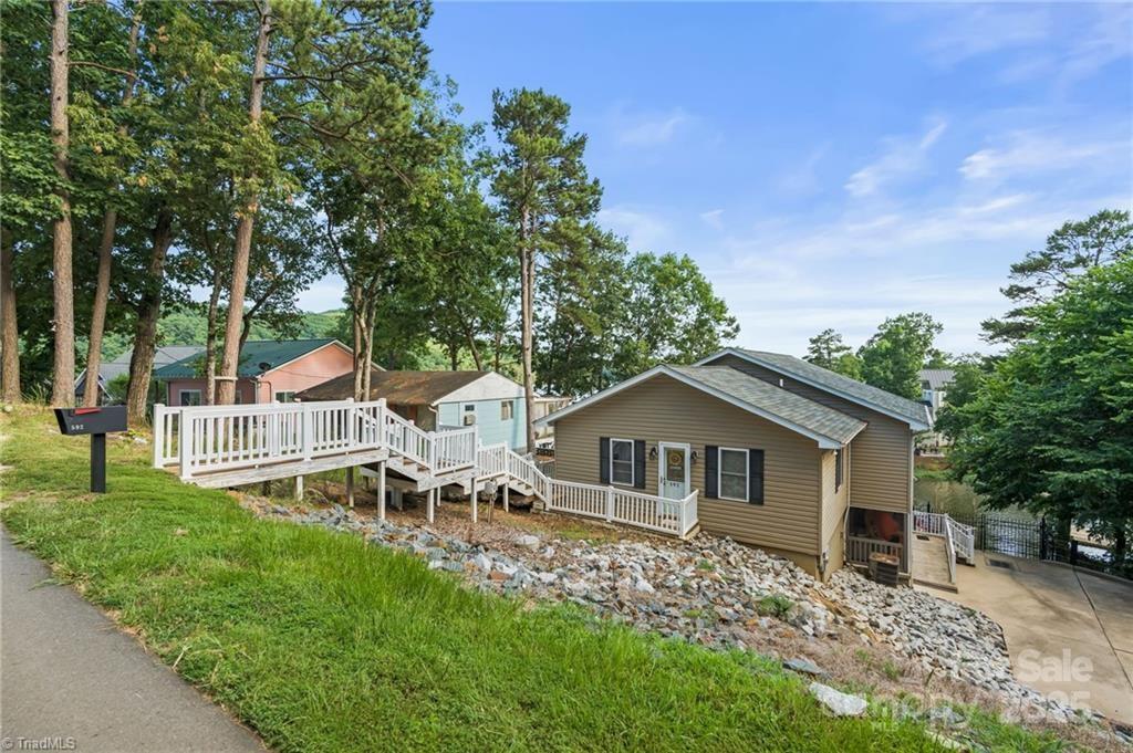 New London, North Carolina, 28127, United States, 3 Bedrooms Bedrooms, ,2 BathroomsBathrooms,Residential,For Sale,1827846