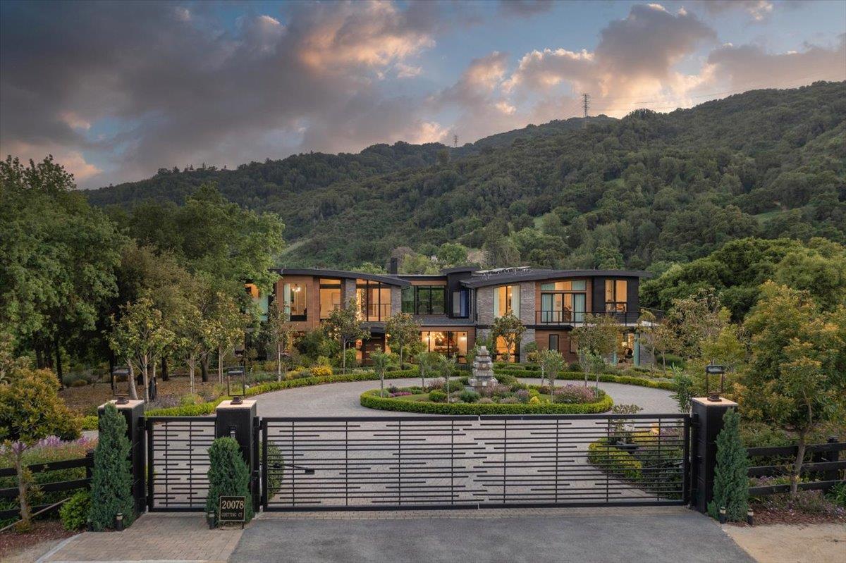 Saratoga, California, 95070, United States, 6 Bedrooms Bedrooms, ,11 BathroomsBathrooms,Residential,For Sale,1971416