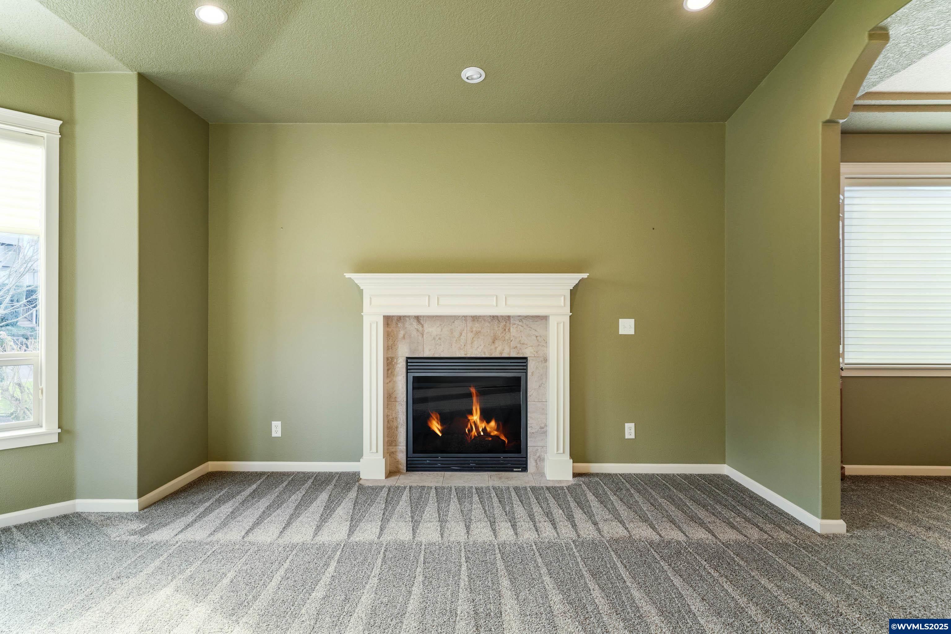 Salem, Oregon, 97306, United States, 3 Bedrooms Bedrooms, ,3 BathroomsBathrooms,Residential,For Sale,1989226