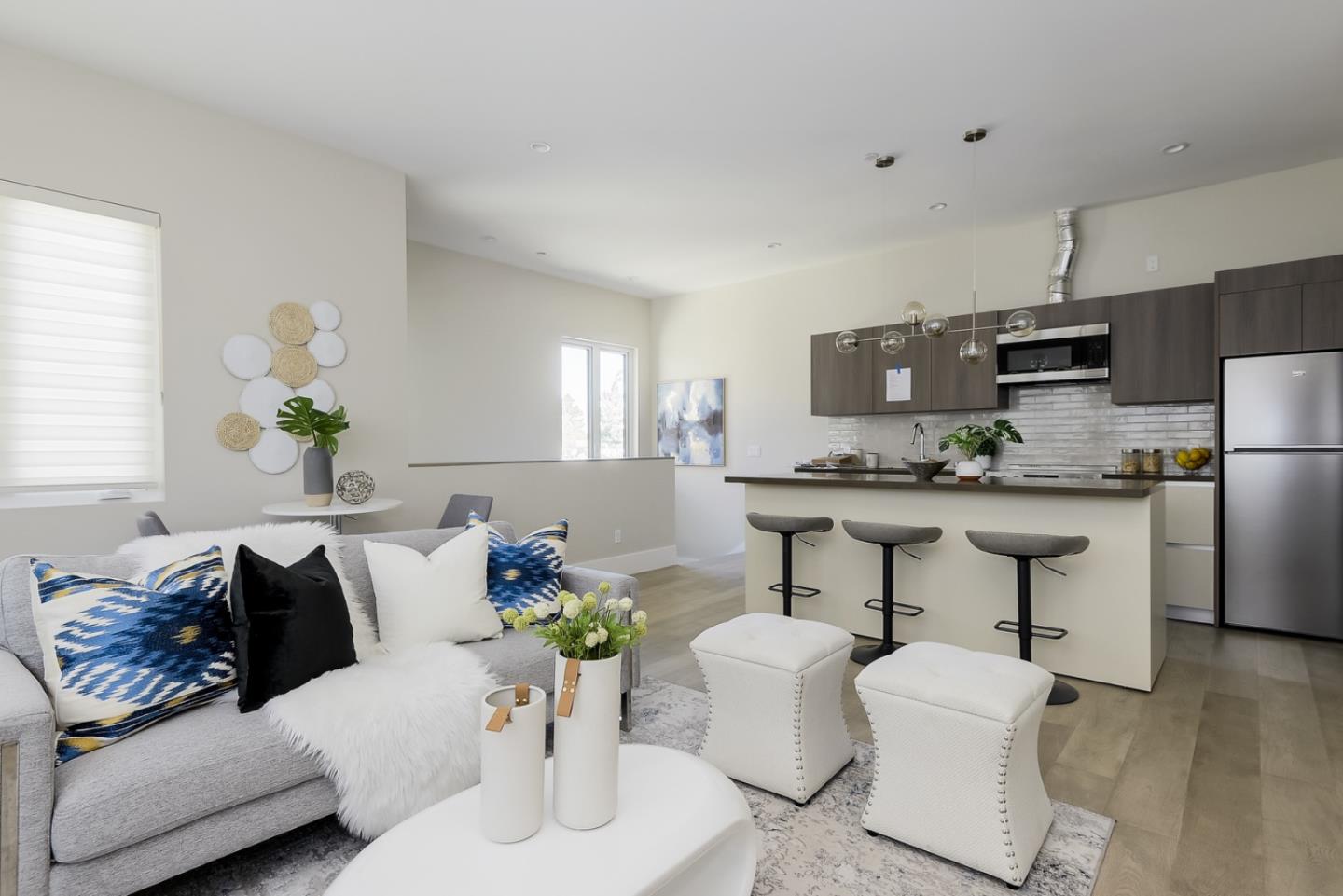 Menlo Park, California, 94025, United States, 5 Bedrooms Bedrooms, ,6 BathroomsBathrooms,Residential,For Sale,1927394