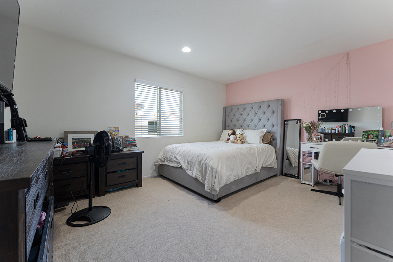 Winchester, California, 92596, United States, 6 Bedrooms Bedrooms, ,4 BathroomsBathrooms,Residential,For Sale,1983204