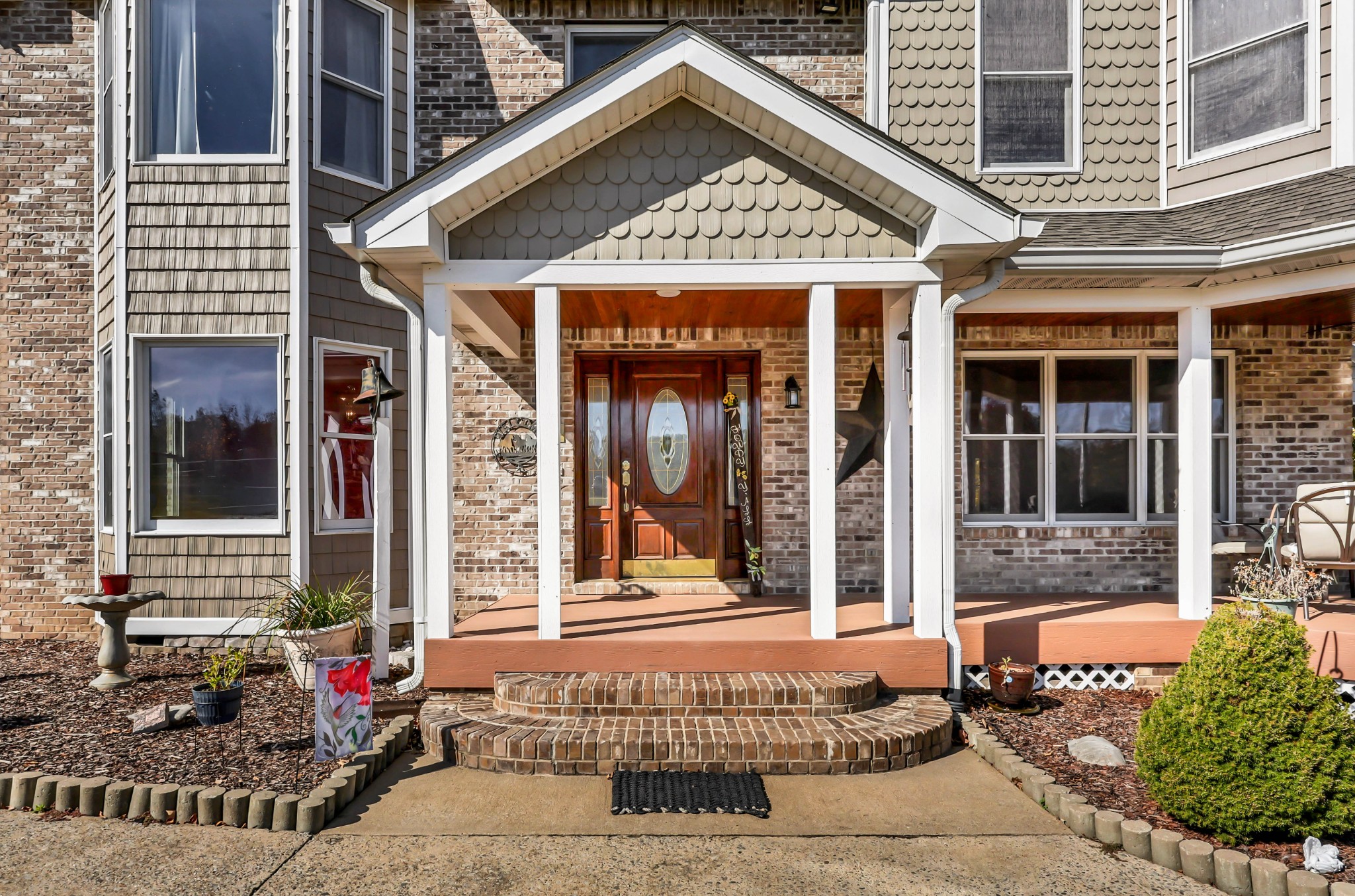 Clarksville, Tennessee, 37043, United States, 4 Bedrooms Bedrooms, ,4 BathroomsBathrooms,Residential,For Sale,1989948