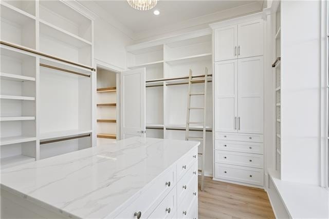 Metairie, Louisiana, 70005, United States, 6 Bedrooms Bedrooms, ,5 BathroomsBathrooms,Residential,For Sale,2010841