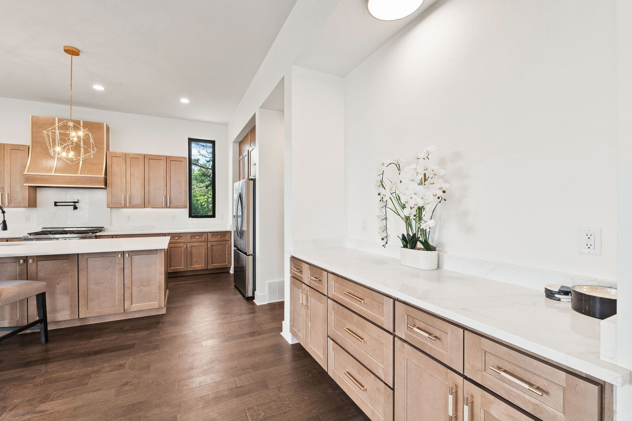  215 Whisper Ridge Drive - 物件實景